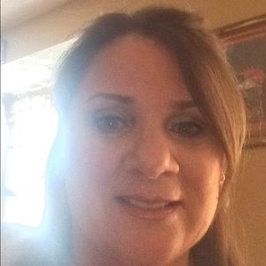 Meet your Posher, Lona