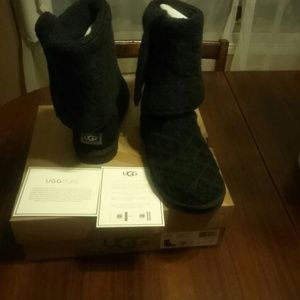 NWT Black Ugg Lattice Cardy