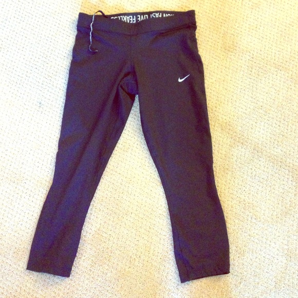 Nike dr-fit capris new without tags