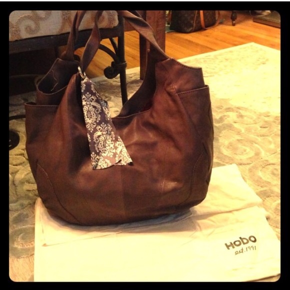 👜Hobo International Taupe Shoulder Bag👜