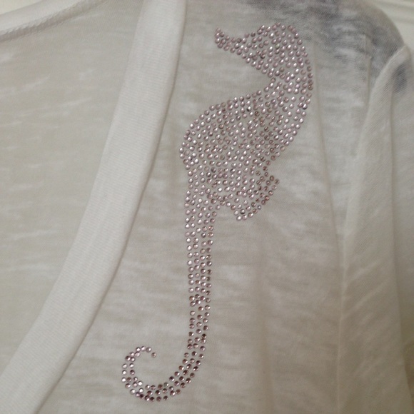Seahorse V Neck Top - Picture 3 of 4
