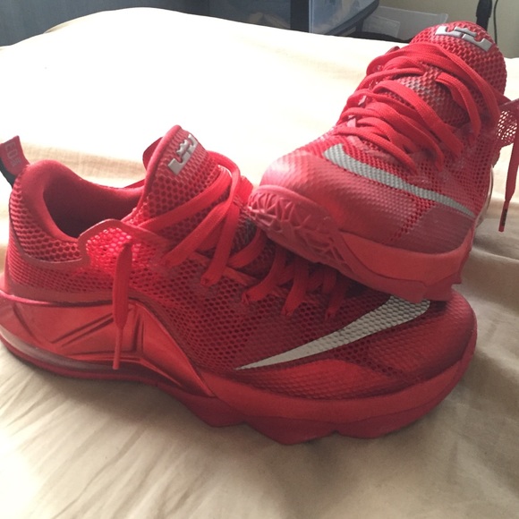 Nike Lebron 12 Low Crimson Red - Picture 1 of 4