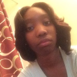 Meet your Posher, Alexis