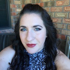 Meet your Posher, Rayna