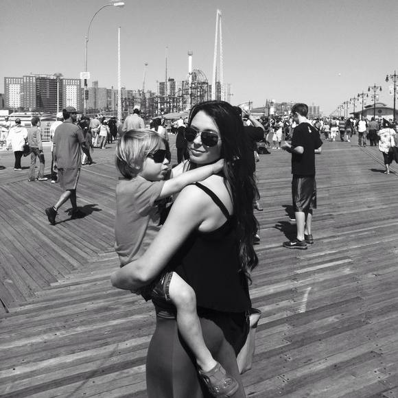 Meet your Posher, Lauren - Picture 1 of 1