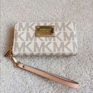 Michael Kors Wristlet