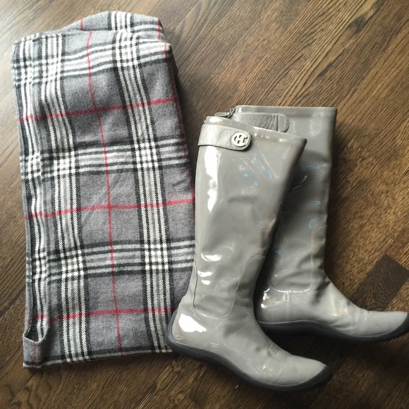 Burberry wrap Cole Hahn rain boots