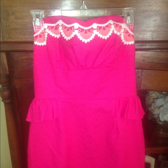 ❌❌ SOLD Lilly Pulitzer strapless embroidered dress - Picture 3 of 4
