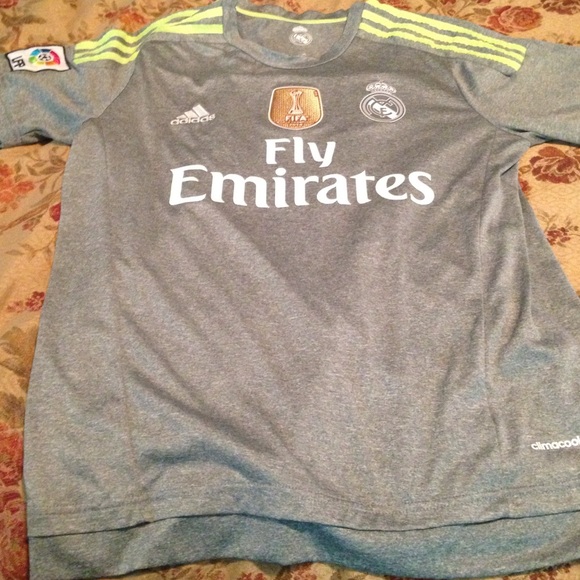 Sergio Ramos Real Madrid Jersey MENS SMALL.