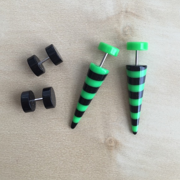 Hot Topic Earrings