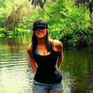 Meet your Posher, Caitlyn