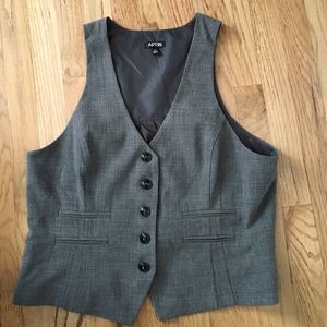 Apt.9 plaid vest NWOT