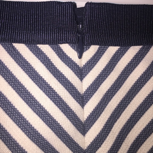 Ann Taylor Skirt - Picture 2 of 4