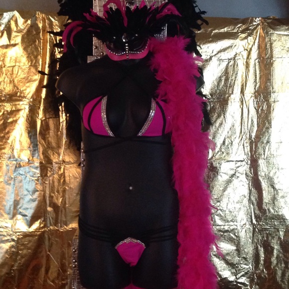 Victoria's  Beautiful Swimwear New Size M - Picture 1 of 1