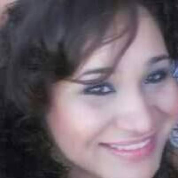 Meet your Posher, Claudia - Picture 1 of 1