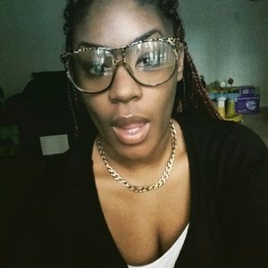 Meet your Posher, Joann