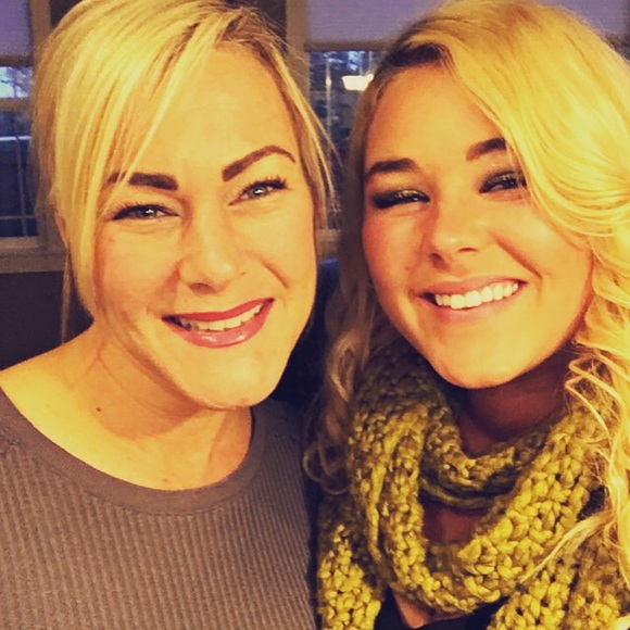 Meet your Posher, Jaime - Picture 3 of 4