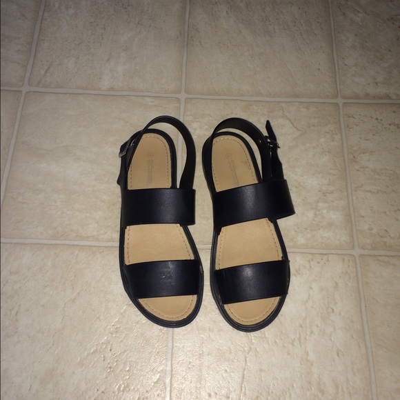 Sandals - Picture 2 of 3