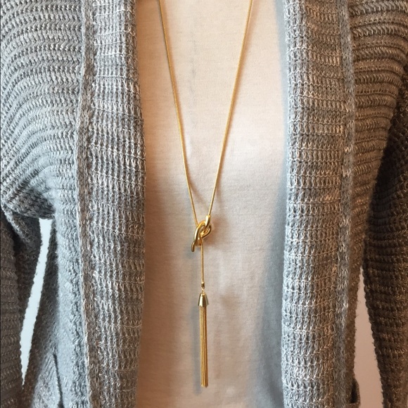 Matte gold knot lariat necklace - Picture 4 of 4