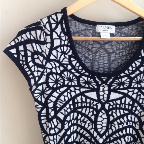 Carmen Marc Valvo Dresses & Skirts - Carmen Marc Valvo fit flare sweater dress