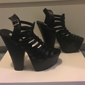 Steve Madden Glendael Strappy Platform