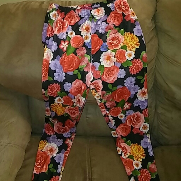 Very cute flower tight leggings