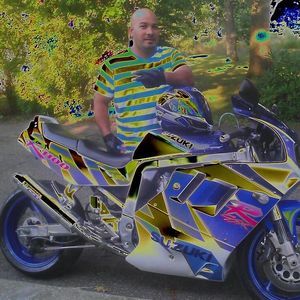 Meet your Posher, Manuel