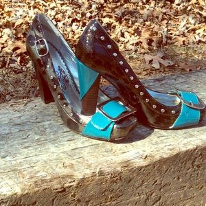 Naughty monkey size 6.5