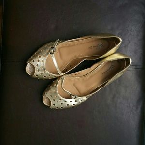 Mariana by golc gold wedges size 7