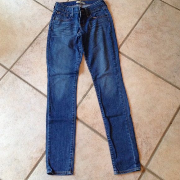 Old navy skinny jeans. Diva style size 00