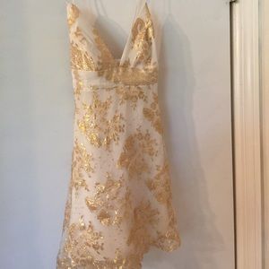 Cache size 4 camisole