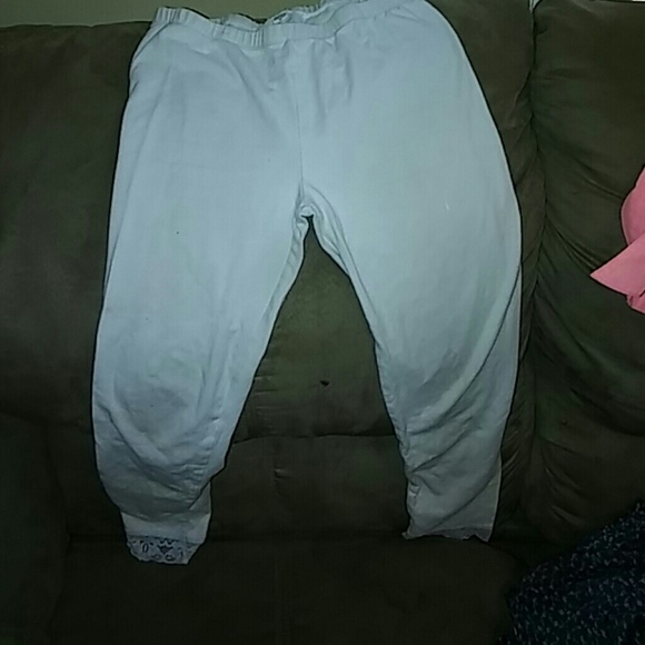 S?PER cute white leggings with lace