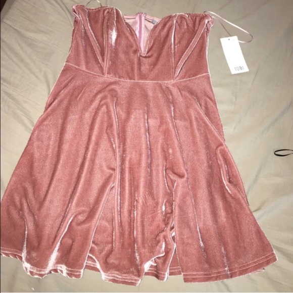 SOLD NWT Pink velvet plunge dress - Picture 3 of 3