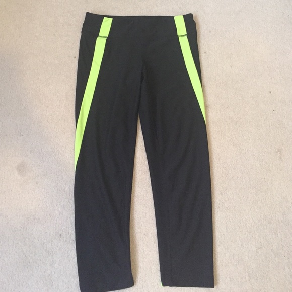 Black and neon green cropped leggings