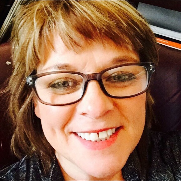 Meet your Posher, Brenda - Picture 2 of 2