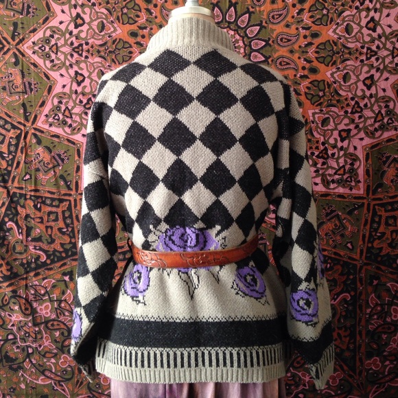 SOLD VINTAGE ROSE SWEATER - Picture 2 of 3