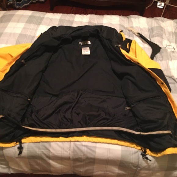 Mens Medium yellow North Face Jacket - Picture 3 of 4
