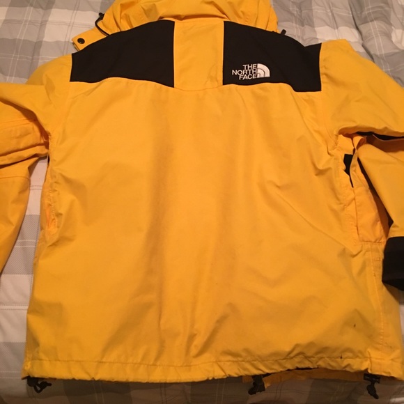 Mens Medium yellow North Face Jacket - Picture 4 of 4