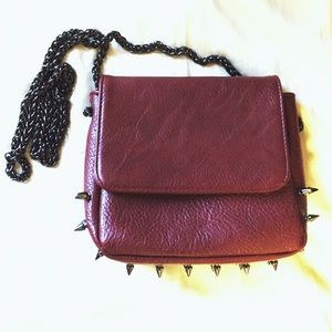 DEENA & OZZY SPIKED MAROON CHAIN STRAP CROSSBODY