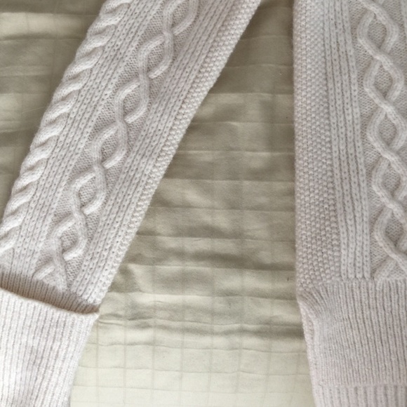 ***SOLD*** Madewell Cityblock Ivory Sweater - Picture 2 of 4