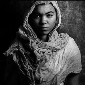 Meet your Posher, Yael