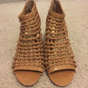 💥 SOLD Vince Camuto Leather Wedges