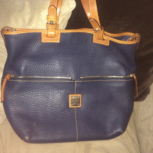 Dooney & Bourke Handbags - Dooney and bourke bag