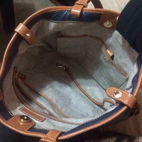 Dooney and bourke bag - Picture 3 of 3