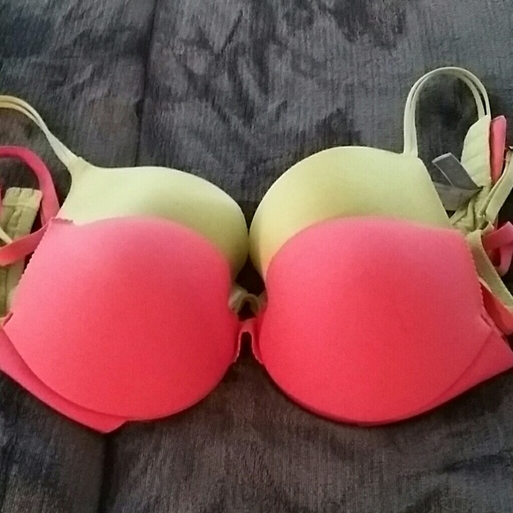 VS yellow bra , Corral  bra Malden form
