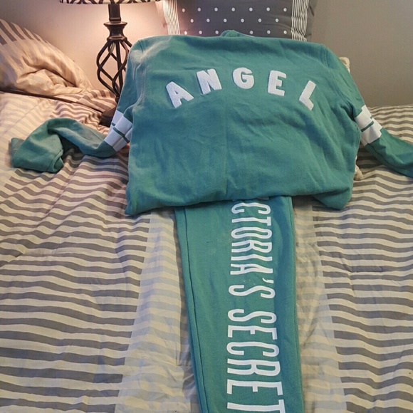 Victoria Secret sweatsuit
