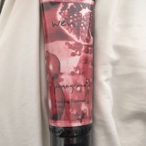 Wen Pomegranate Finishing Treatment Creme