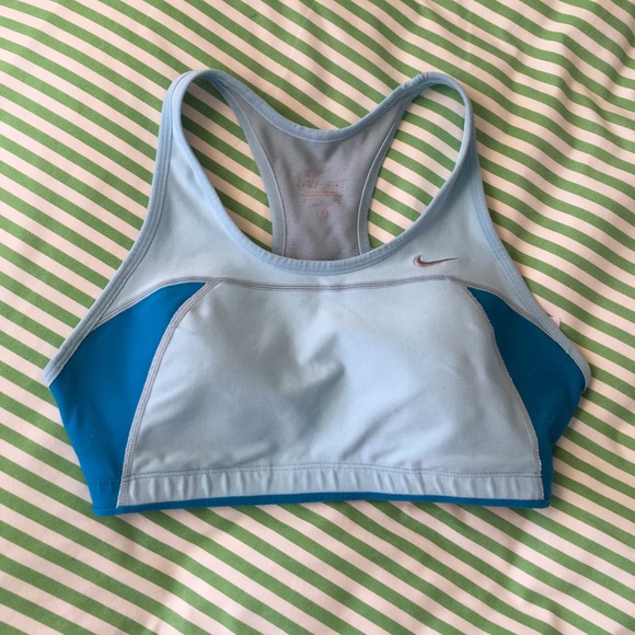 ✨🎉SALE🎉✨ NIKE two toned sports bra