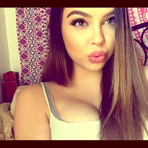 Meet Your Seller 💘🌸👽