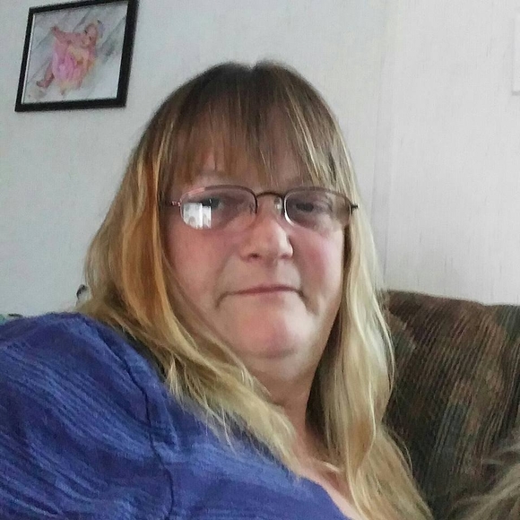 Meet your Posher, Laura - Picture 1 of 1